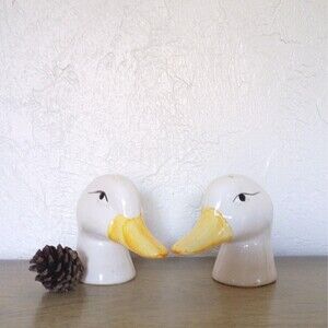 Vtg Ceramic Geese Goose Salt & Pepper Shaker Set Granny Country Cottage Kitchen